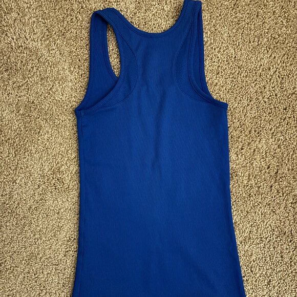 Under Armour Tank Tops - Picture 9 of 10